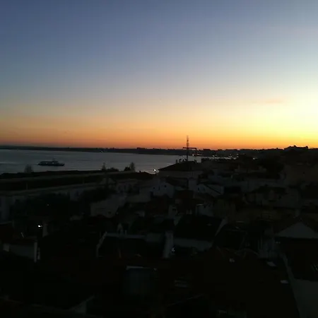 Alfama Flats - Beco Dos Ramos Lisbon
